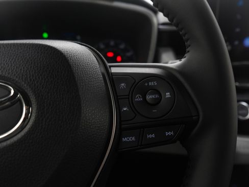 Used 2024 Toyota Corolla SE w/ SE Package image 24