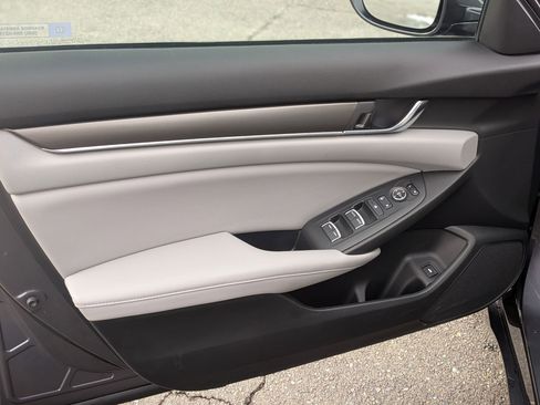 Used 2018 Honda Accord LX image 12