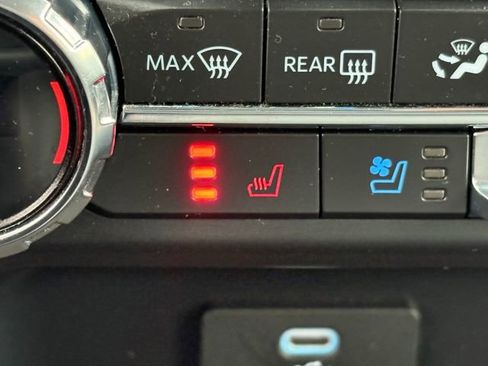 Used 2021 Ford F150 Lariat image 10