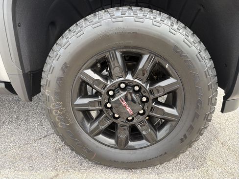 New 2026 GMC Sierra 2500 AT4 w/ AT4 Premium Plus Package AWD/4WD image 13