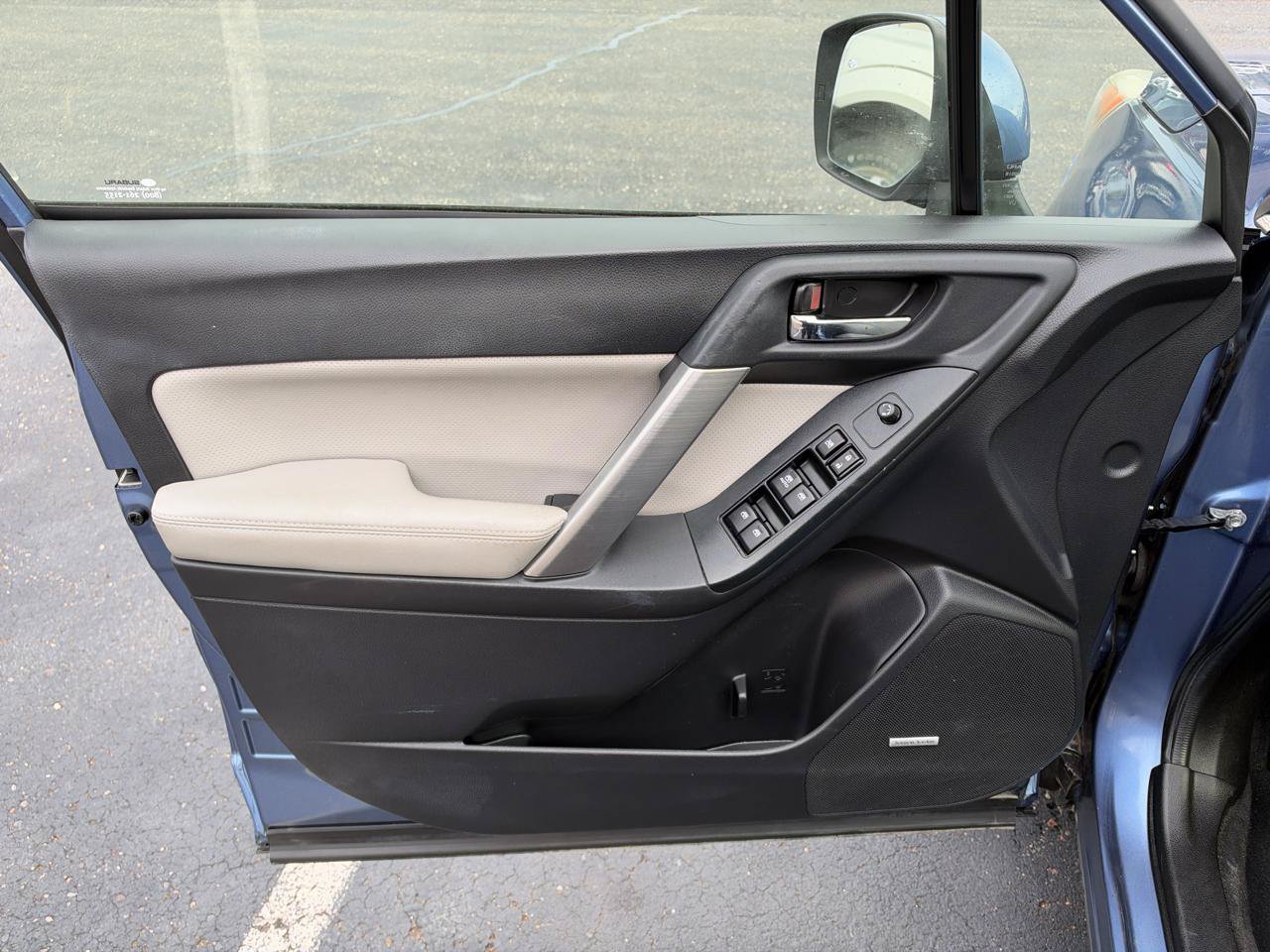 Used 2015 Subaru Forester 2.5i Limited AWD/4WD image 9