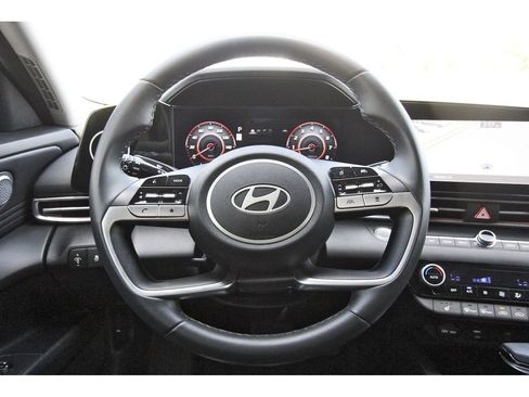 Certified 2024 Hyundai Elantra SEL w/ Convenience Package image 31