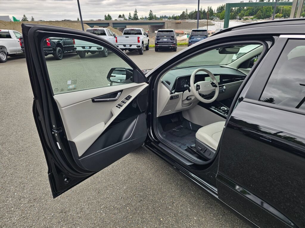 Certified 2023 Kia Niro Wind w/ Wind Preserve Package FWD image 19