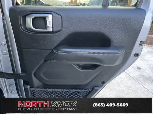 Used 2019 Jeep Wrangler Unlimited Sahara image 23