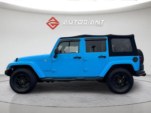 Used 2017 Jeep Wrangler Unlimited Sahara image 3