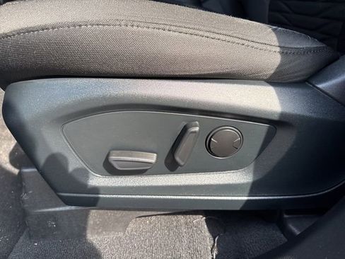 Used 2021 Ford Explorer XLT image 13