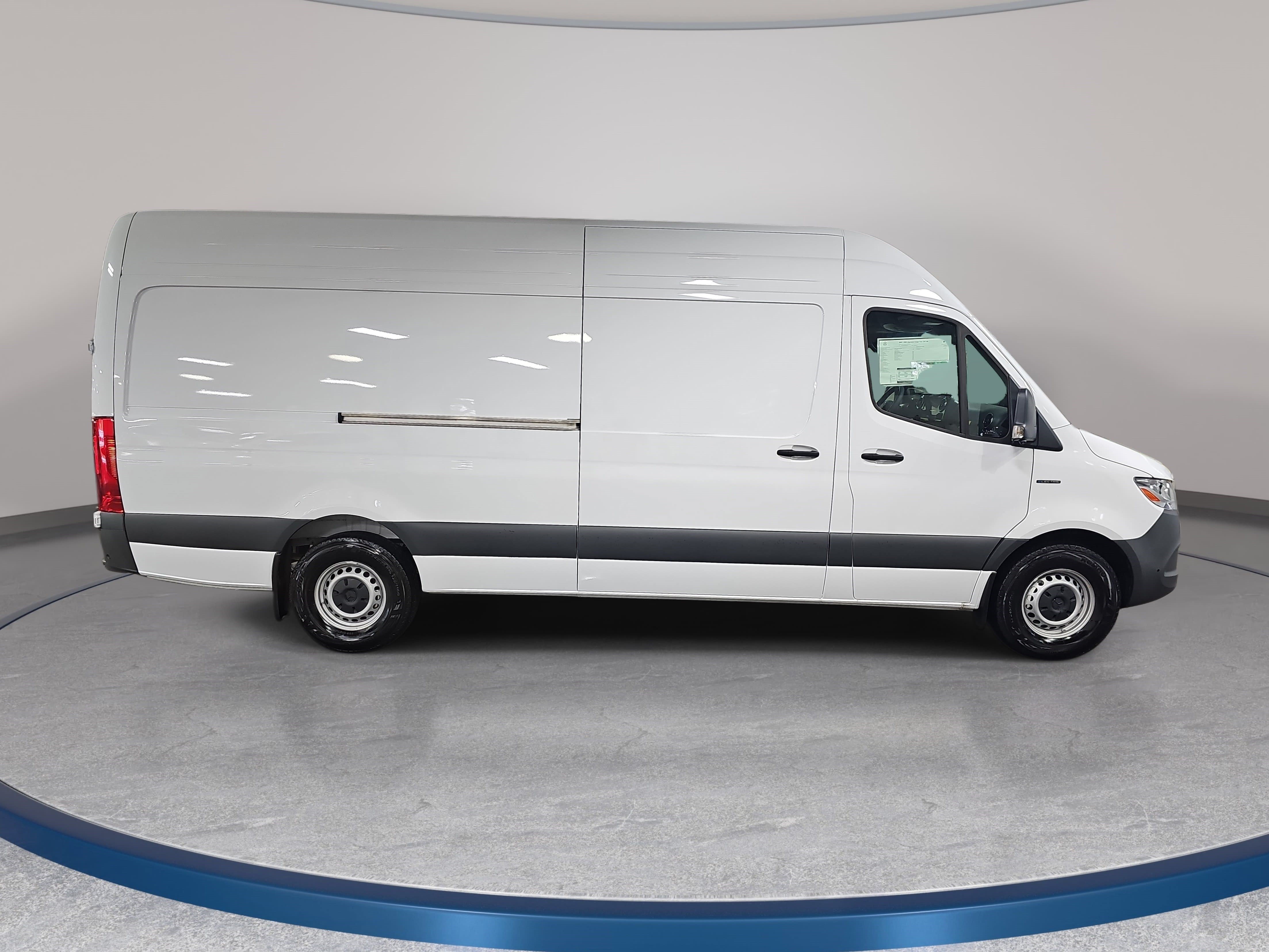 New 2025 Mercedes-Benz eSprinter 170 Cargo image 4
