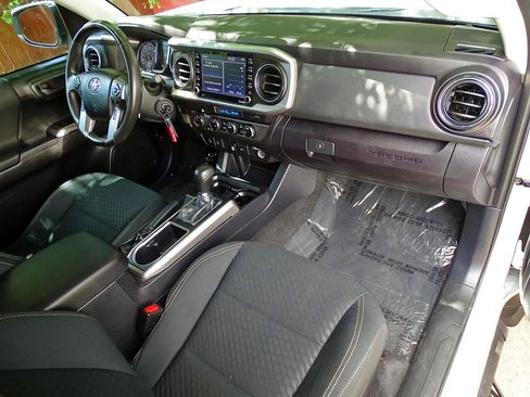 Used 2021 Toyota Tacoma SR5 w/ Trail Edition AWD/4WD image 43