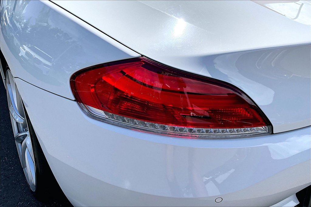 Used 2011 BMW Z4 sDrive35i RWD image 26