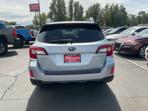 Used 2016 Subaru Outback 2.5i Premium AWD/4WD image 8