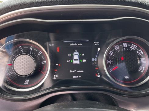 Used 2019 Dodge Challenger SXT w/ Driver Convenience Group image 8