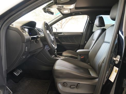 Certified 2023 Volkswagen Tiguan SE R-Line FWD image 10