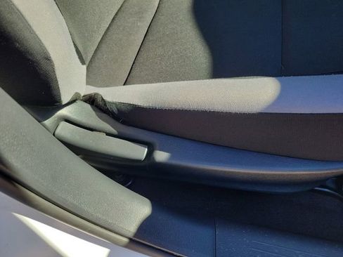 Used 2025 Nissan Versa S w/ Trunk Package image 32