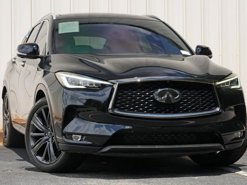 Used 2020 INFINITI QX50 Essential w/ Edition 30 Package FWD image 2