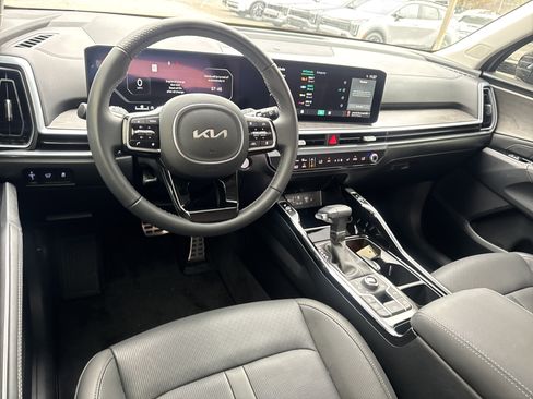 Certified 2025 Kia Sorento SX image 22