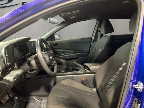 Used 2025 Hyundai Elantra Sport image 9