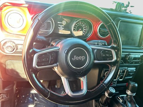 Used 2022 Jeep Wrangler Unlimited Rubicon AWD/4WD image 17