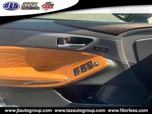 Used 2019 Toyota Avalon Limited w/ All Weather Liner Package FWD image 11