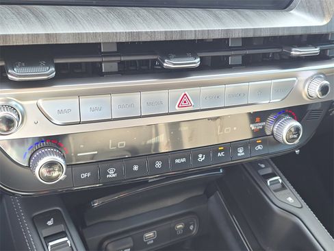 New 2025 Kia Telluride EX image 30