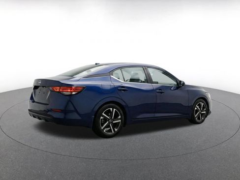 Used 2025 Nissan Sentra SV FWD image 11