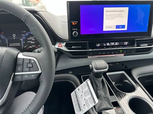 Certified 2026 Toyota Sienna XSE FWD image 11