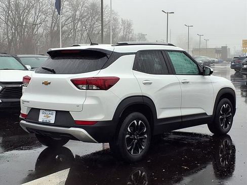 Used 2023 Chevrolet TrailBlazer LT w/ Convenience Package image 2