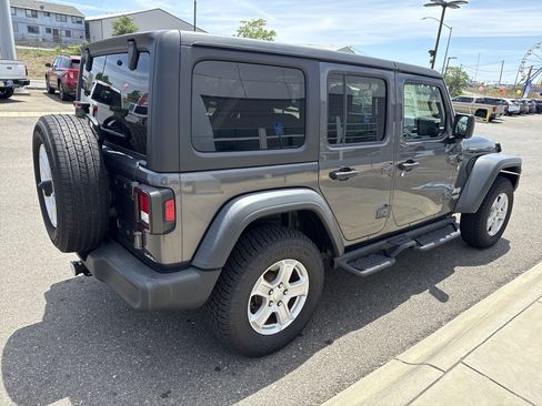 Used 2020 Jeep Wrangler Unlimited Sport S AWD/4WD image 5
