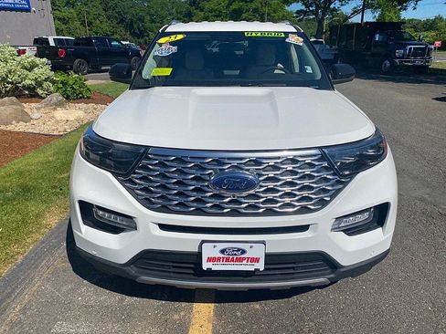 Used 2023 Ford Explorer Platinum w/ Technology Package AWD/4WD image 2
