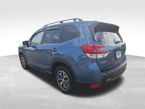 Used 2023 Subaru Forester Premium AWD/4WD image 3