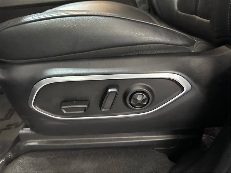 Used 2024 Jeep Wagoneer Series III AWD/4WD image 19