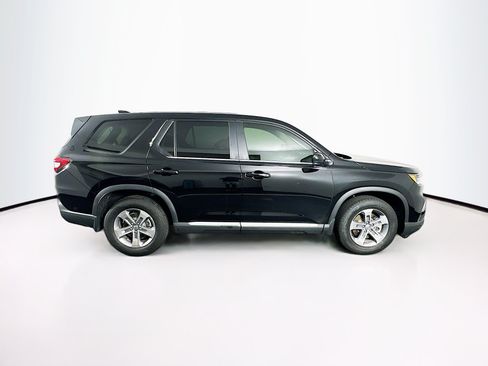 Used 2025 Honda Pilot EX-L image 10