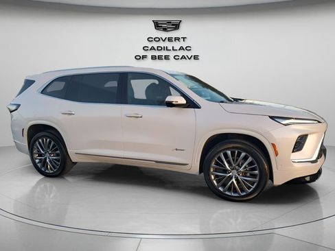 Used 2025 Buick Enclave Avenir w/ Super Cruise Package image 12