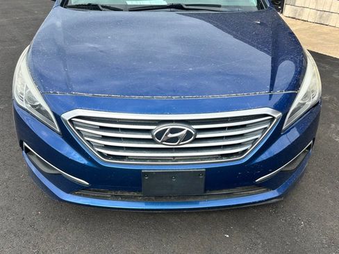 Used 2017 Hyundai Sonata SE FWD image 2