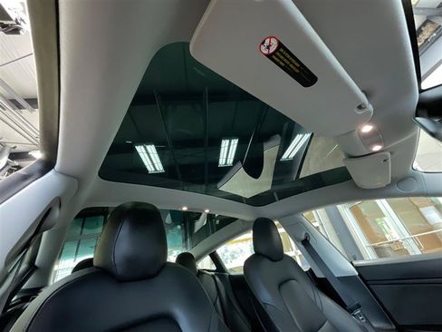 Used 2020 Tesla Model 3 Standard Range RWD image 28