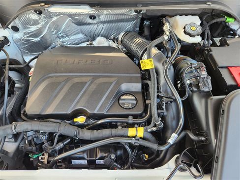 New 2026 Chevrolet Trax RS w/ Sunroof Package image 20