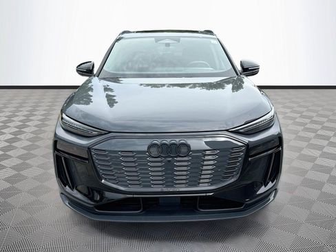 Certified 2025 Audi SQ6 e-tron Prestige AWD/4WD image 2