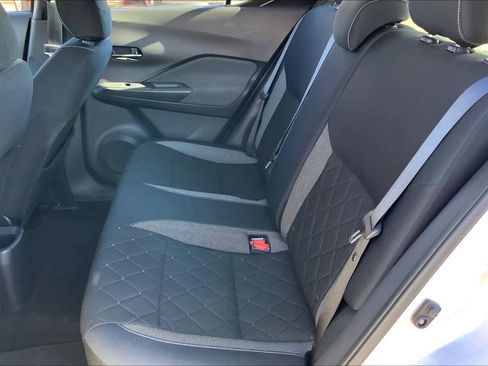 Used 2018 Nissan Kicks SV image 18