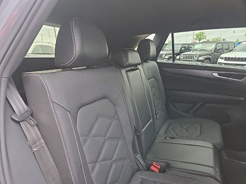Used 2024 Volkswagen Atlas Cross Sport SE AWD/4WD image 81