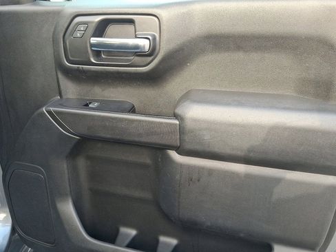 Used 2019 Chevrolet Silverado 1500 Custom w/ Custom Value Package image 10