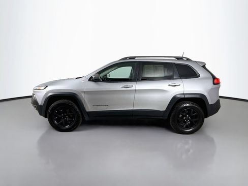 Used 2016 Jeep Cherokee Trailhawk w/ Leather Interior Group AWD/4WD image 4
