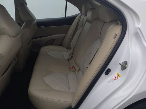 Used 2019 Toyota Camry XLE w/ Driver Assist Package FWD image 18