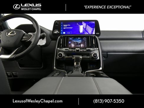 Used 2024 Lexus LX 600 4WD w/ Luxury Package image 33