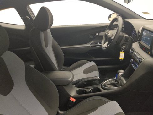 Used 2019 Hyundai Veloster 2.0 FWD image 21