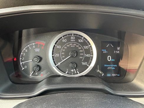 Used 2022 Toyota Corolla LE image 22