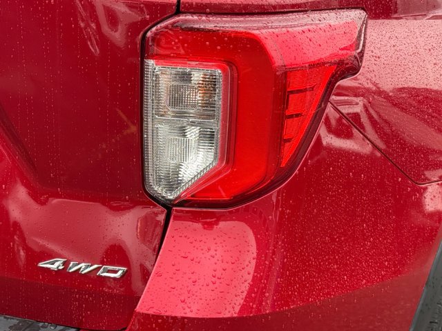 Certified 2024 Ford Explorer XLT w/ Equipment Group 202A AWD/4WD image 30