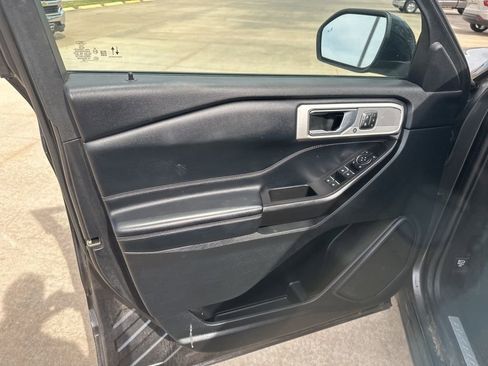 Used 2020 Ford Explorer Limited image 5