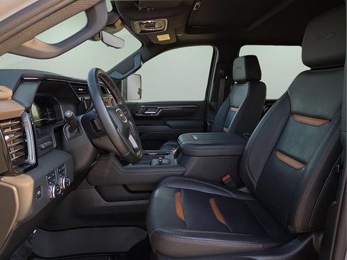 Used 2025 GMC Sierra 2500 AT4 w/ AT4 Premium Plus Package AWD/4WD image 14