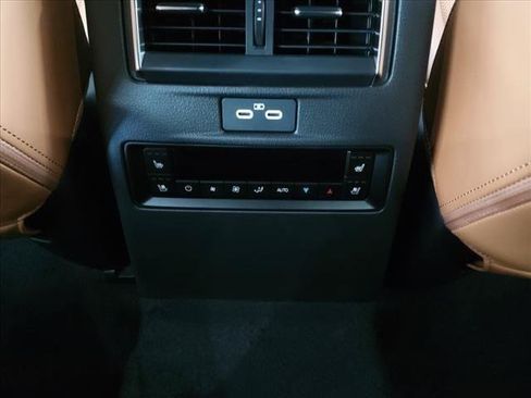 Certified 2024 MAZDA CX-90 3.3 Turbo S w/ Premium Plus AWD/4WD image 28