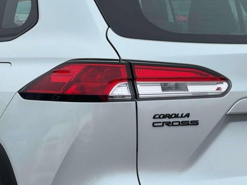 Certified 2024 Toyota Corolla Cross S image 9