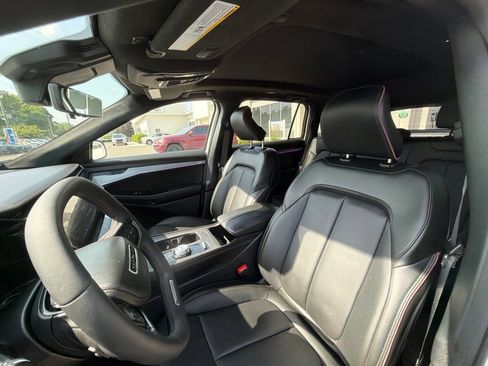 Used 2024 Jeep Wagoneer Launch Edition AWD/4WD image 16